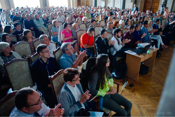 На відкритті конференції